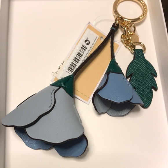 Michael Kors 💙 3D flower key fob leather charm - Picture 2 of 9